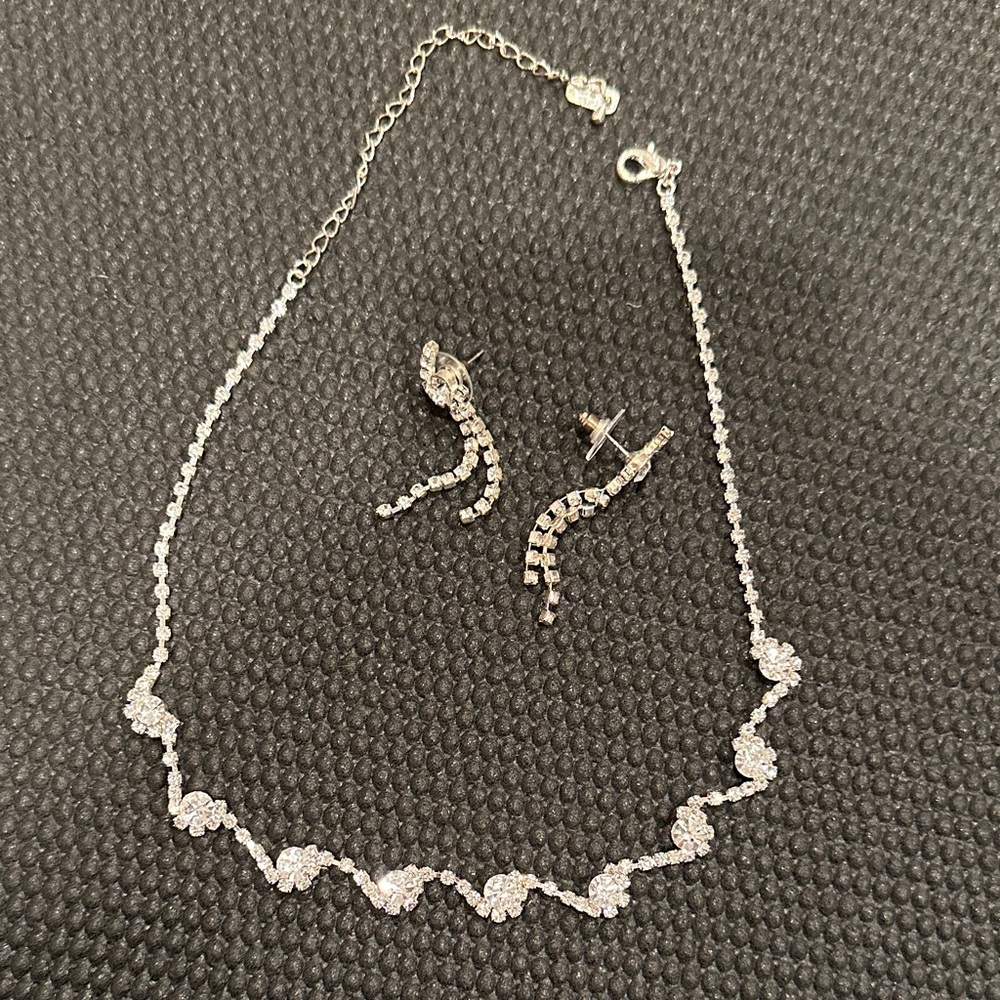 Elegant Sparkle Silver Necklace and Earring Set